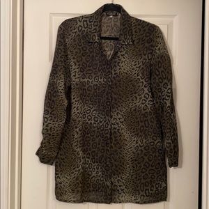Des Anges Shear long black & green button blouse.